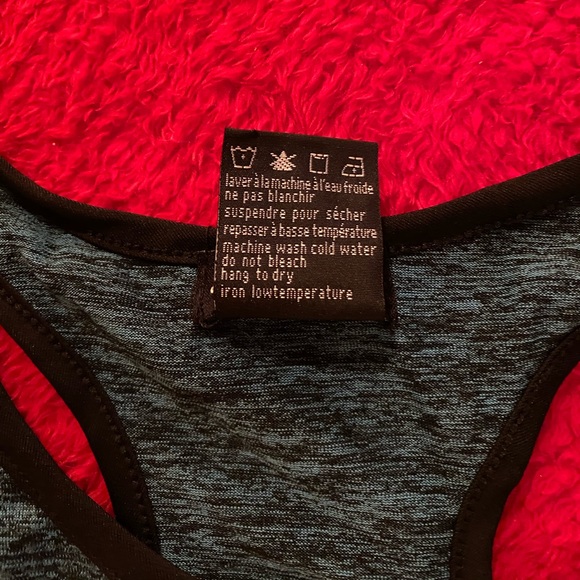 NWTs 2-pc Women’s Athletic Set: Size Med - Picture 4 of 5